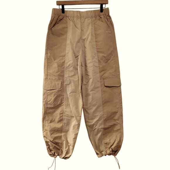 WILO Pants - WILO, NWT, Parachute Cargo Pants, 2 Tone (Clay) Cinched Bottoms, Women's sz M, F